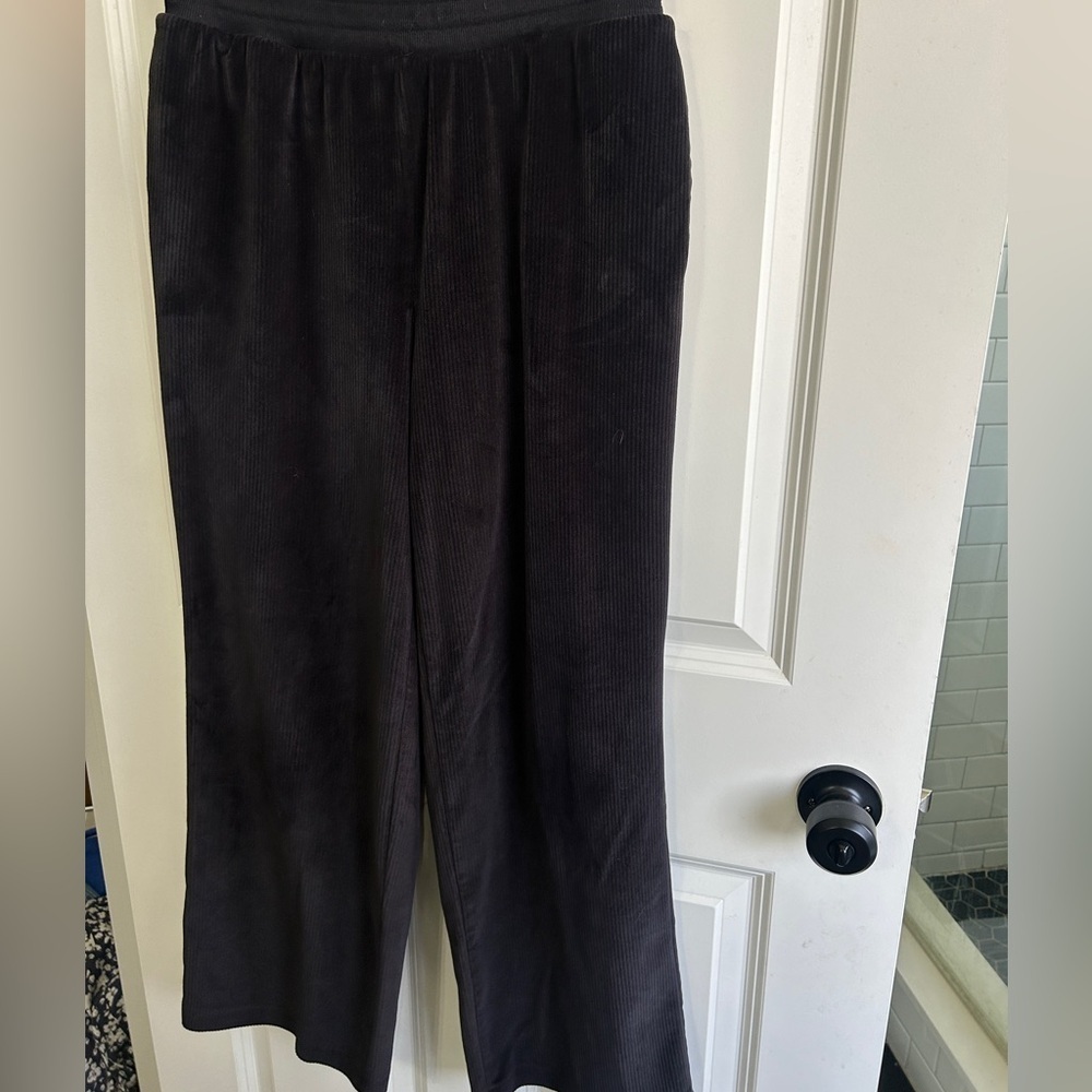 Joyspun pull on size S ribbed velour pants. Wide leg and wide stretch waist. - Picture 3 of 10